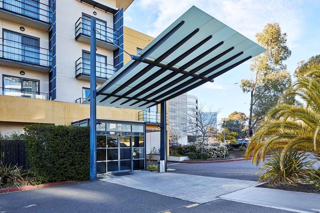 The Woden Hotel Phillip Exterior photo